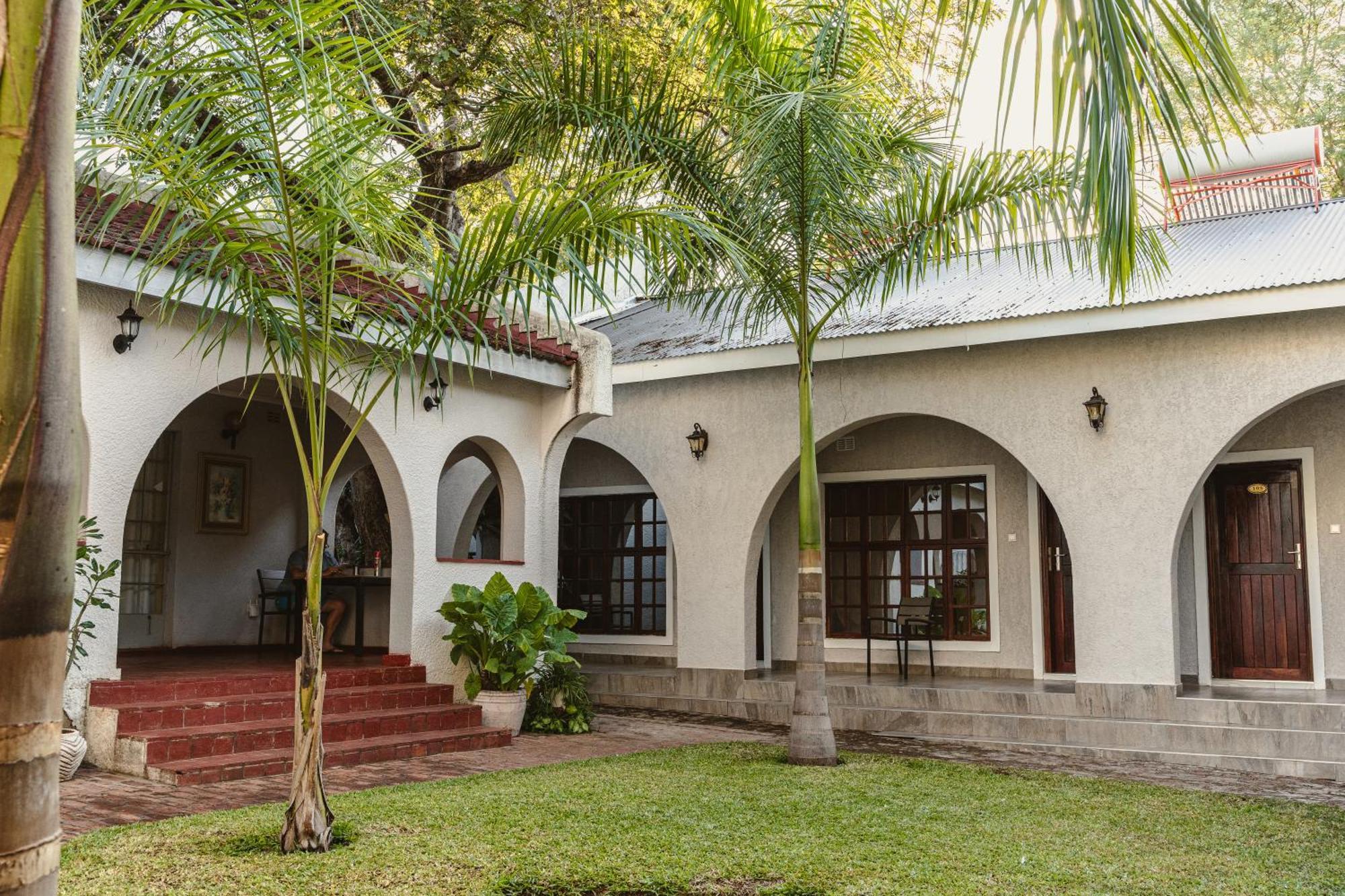 Jacaranda Lodge Victoria Falls Dış mekan fotoğraf